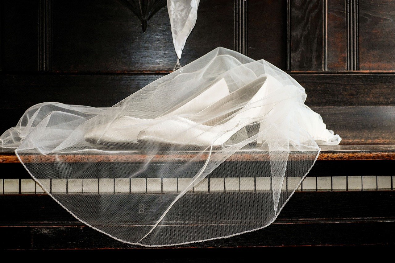 what-does-the-veil-symbolize-in-the-bible-catholics-bible