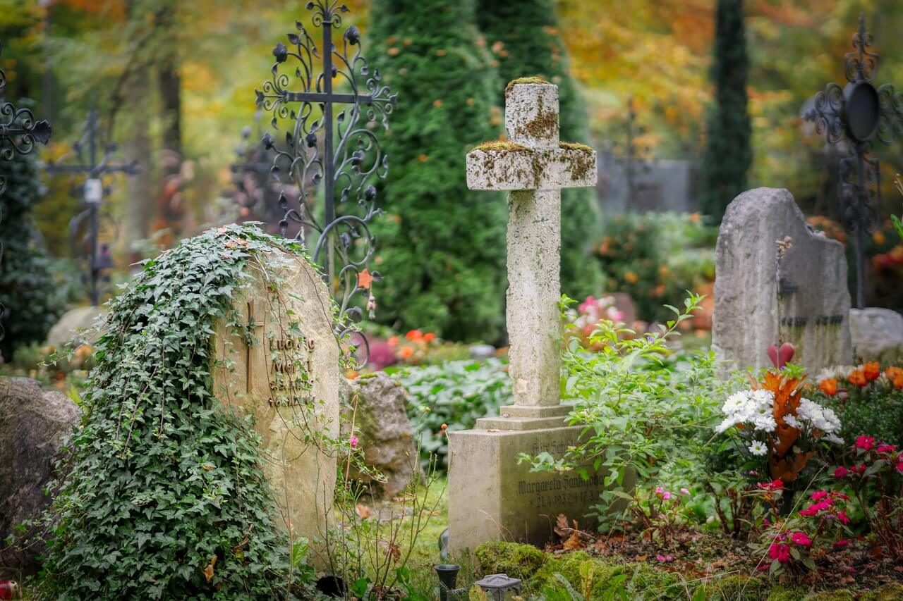 what-the-bible-says-about-going-ti-cemetaries-talking-to-dead-love-ones